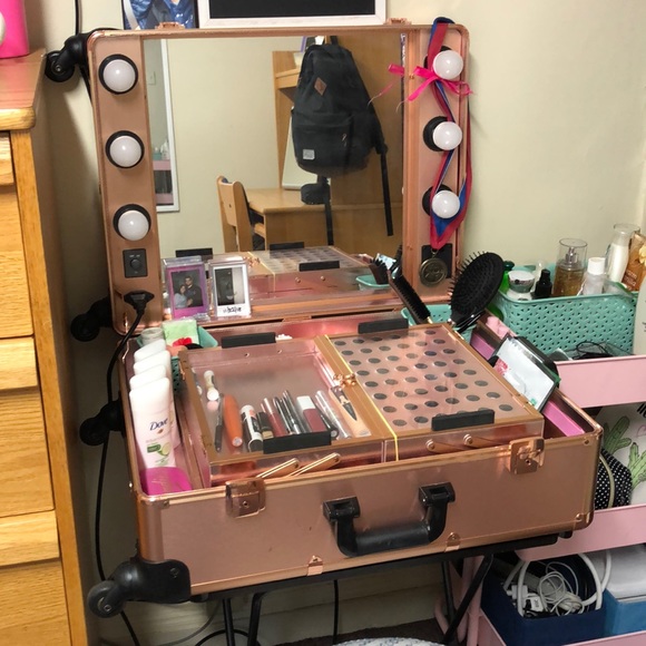 Rose Gold Vanity - Picture 4 of 5